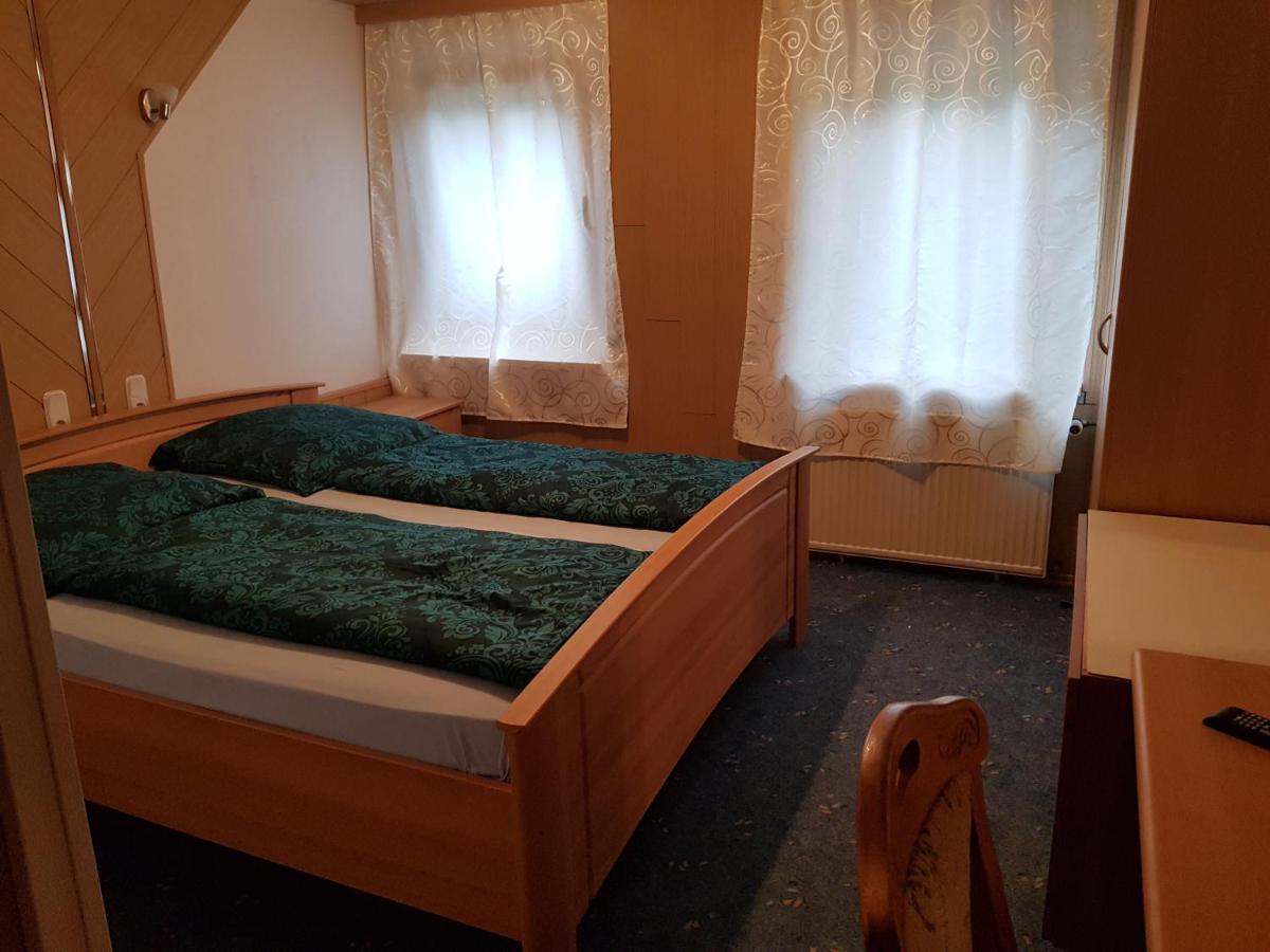 Le Delizie Siciliane Hotel Oelsnitz  Ngoại thất bức ảnh