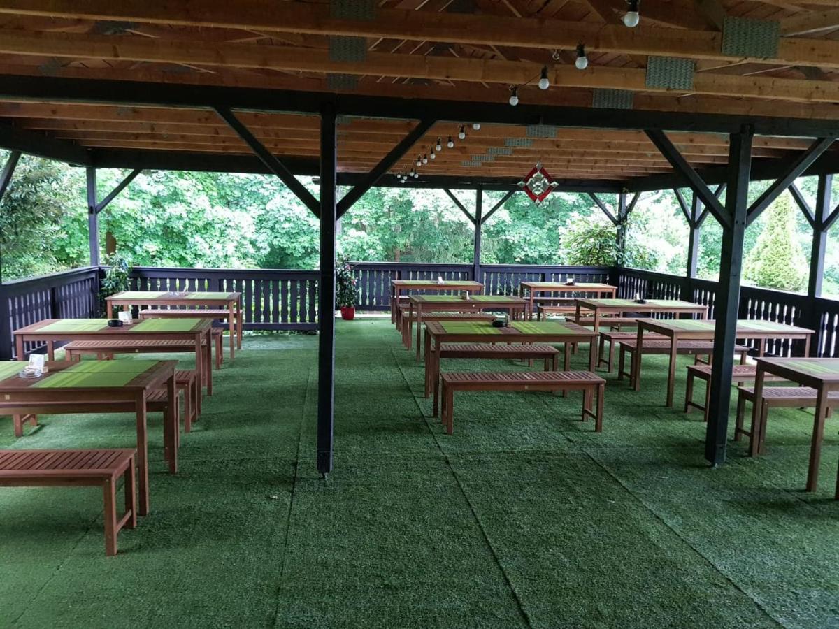 Le Delizie Siciliane Hotel Oelsnitz  Ngoại thất bức ảnh